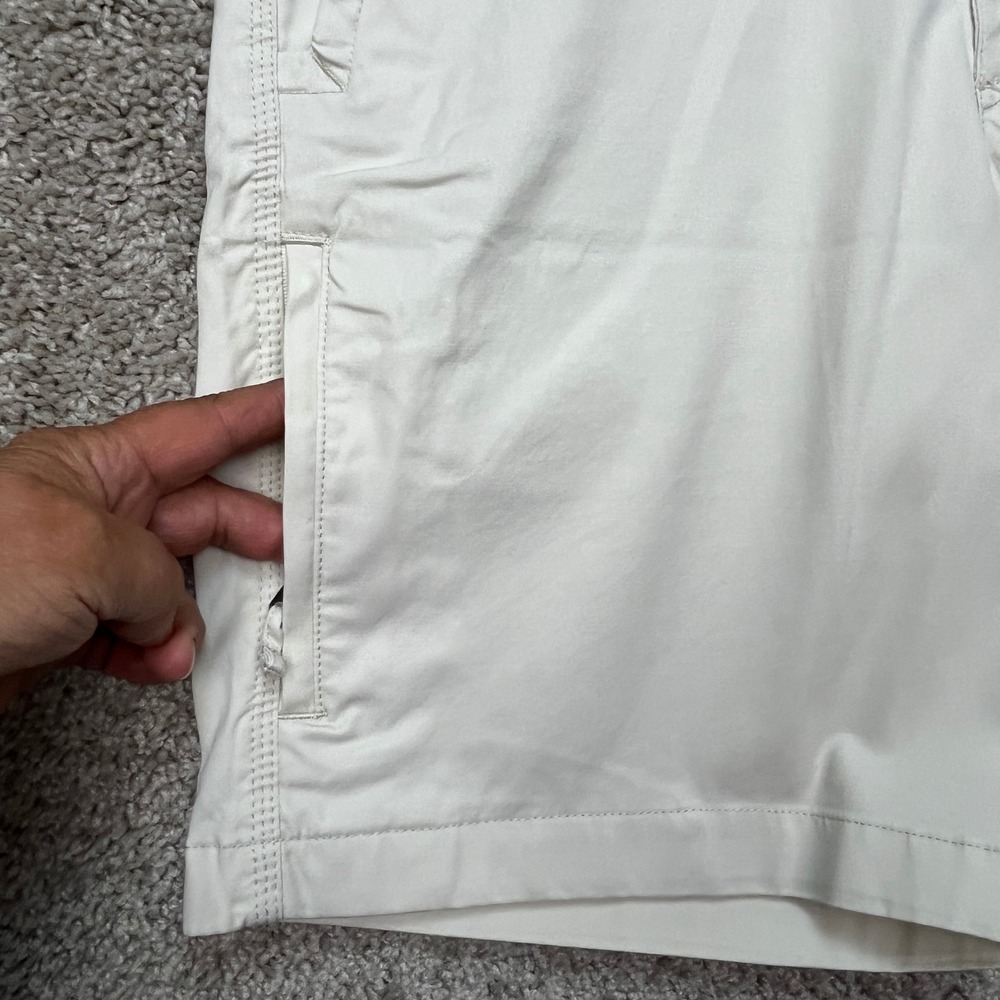 LL Bean Shorts Mens 33 Cream White Classic Fit Flat Front Stretch Waistband NEW - Picture 4 of 16